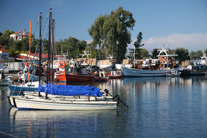 Korfu, Petriti, Fischereihafen, Sportboothafen - mittelmeer-reise-und-meer.de