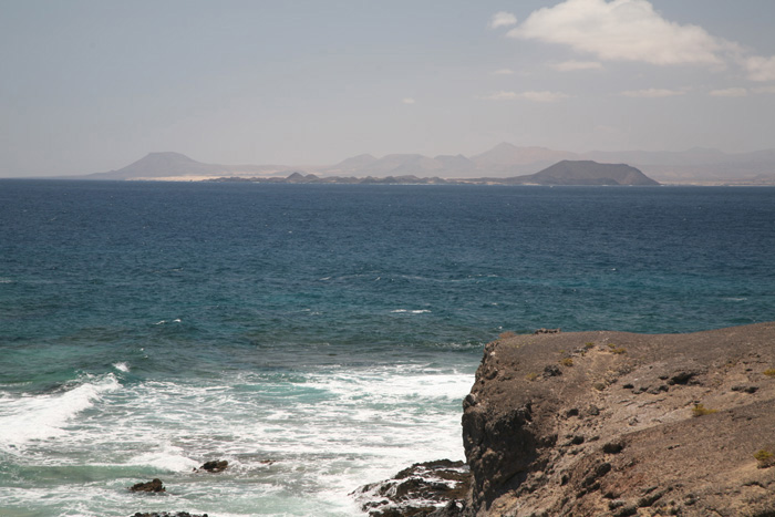 Lanzarote, Papagayo Strände, Punta Papagayo, Blick Fuerteventura - mittelmeer-reise-und-meer.de