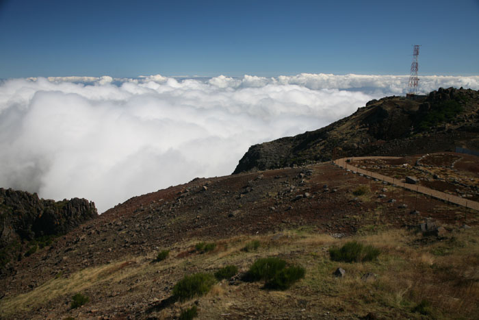 Madeira, Pico de Arieiro, Wolkenband in den Mittagsstunden - mittelmeer-reise-und-meer.de