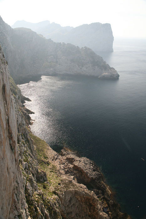 Mallorca, Cap de Formentor, Blick auf Steilküste Richtung Westen - mittelmeer-reise-und-meer.de