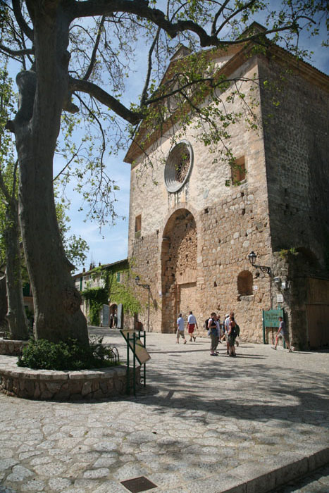 Mallorca, Valldemossa, Blick auf Kirche - mittelmeer-reise-und-meer.de