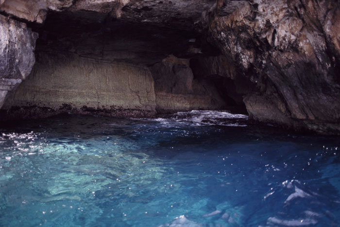 Malta, Blaue Grotte, Bootstour, Foto 7, Höhle, alles türkis - mittelmeer-reise-und-meer.de