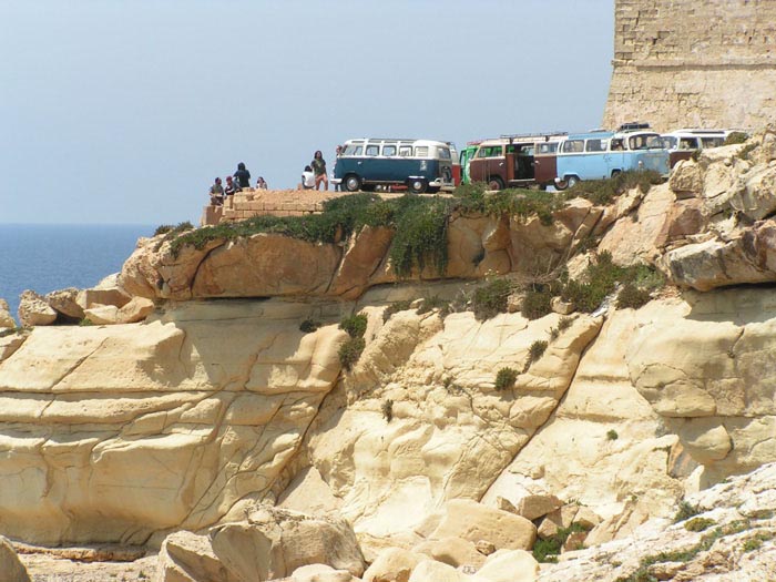 Malta, Blaue Grotte, Bullytreffen an der Steilküste - mittelmeer-reise-und-meer.de