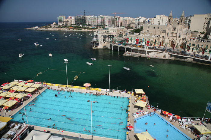 Malta, St. Julians, Swimmingpool, Balluta Bay, Blick Sliema - mittelmeer-reise-und-meer.de