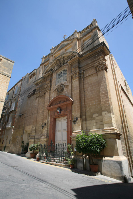 Malta, Vittoriosa (Birgu), 3 Cities, Triq Santa Skolastika, Kirche, Vögel - mittelmeer-reise-und-meer.de
