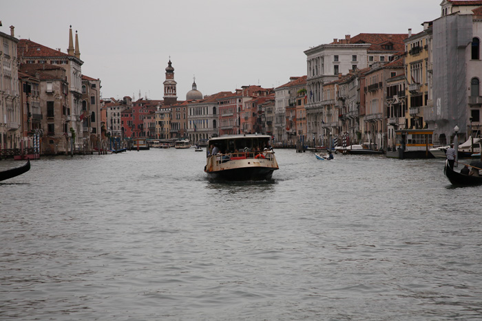 Venedig, Wasserbus-Rundfahrt, Canal Grande, Calle dei Tredici Martiri (2) - mittelmeer-reise-und-meer.de
