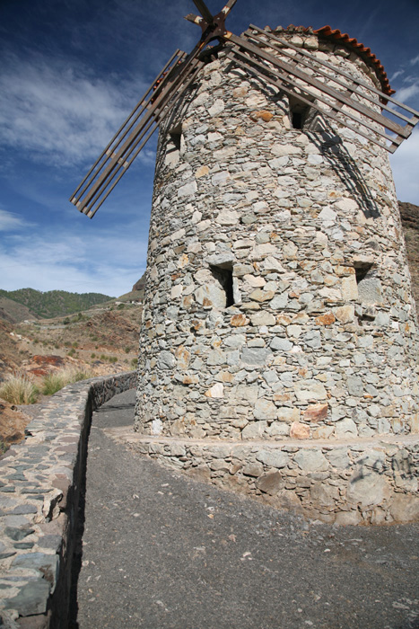 Gran Canaria, GC-210, Stausee Presa de Parralillo und Windmühle, km 18,7 - mittelmeer-reise-und-meer.de