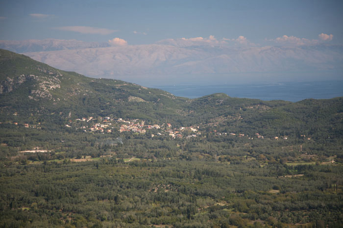 Korfu, Pentati, Agios Mattheos, Aussicht von Agios Mattheos in Richtung Albanien - mittelmeer-reise-und-meer.de