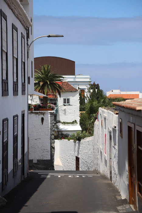 La Palma, Santa Cruz de La Palma, Blick in die Calle Virgen de La Luz. - mittelmeer-reise-und-meer.de