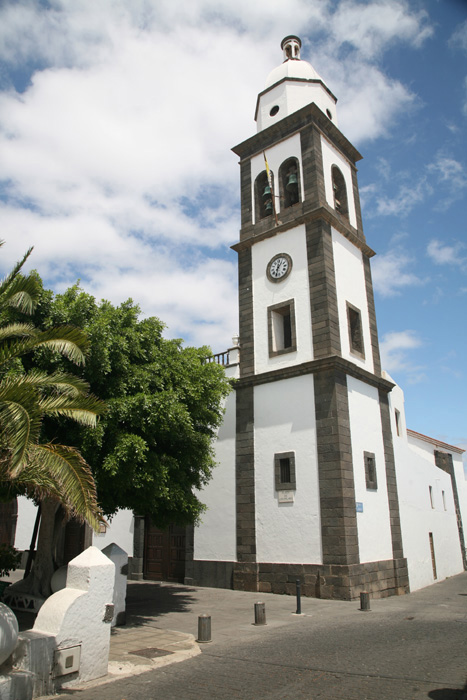 Lanzarote, Arrecife, Plaza de las Palmas, Iglesia de San Ginés - mittelmeer-reise-und-meer.de