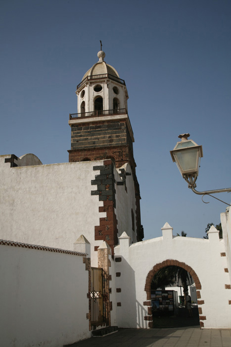 Lanzarote, Teguise, Kirche, Calle Garajonay - mittelmeer-reise-und-meer.de