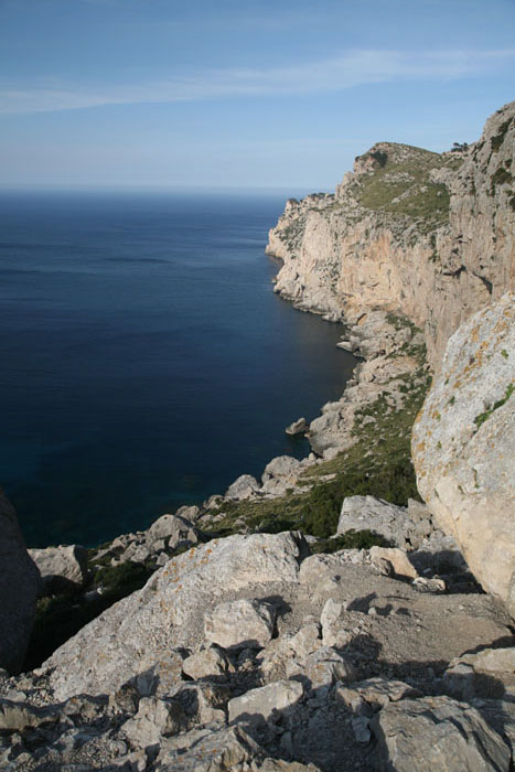 Mallorca, Cap de Formentor, Blick auf die Steilküste - mittelmeer-reise-und-meer.de