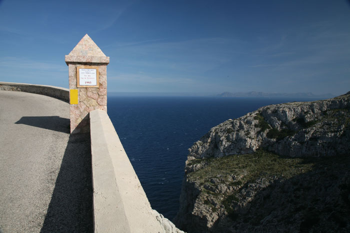 Mallorca, Cap de Formentor, Zufahrt, Blick auf Menorca - mittelmeer-reise-und-meer.de