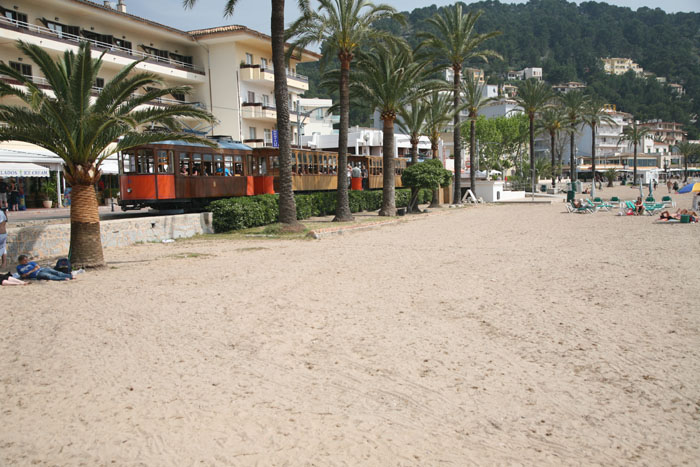 Mallorca, Port de Soller, Historische Straßenbahn am Strand - mittelmeer-reise-und-meer.de