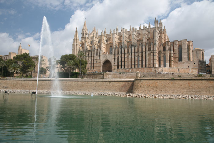 Mallorca, Palma de Mallorca, Kathedrale, Blick vom Parc de la Mar - mittelmeer-reise-und-meer.de