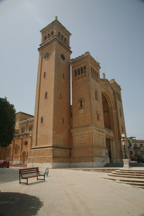 Malta, Birzebbuga, St. George´s Church, Frontansicht - mittelmeer-reise-und-meer.de