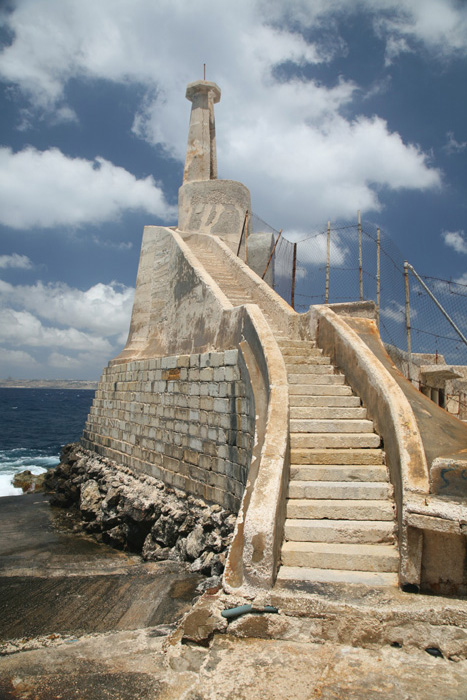 Malta, Gozo, Überfahrt Gozo-Fähre, Aussichtsturm Cirkewwa Ferry-Terminal - mittelmeer-reise-und-meer.de
