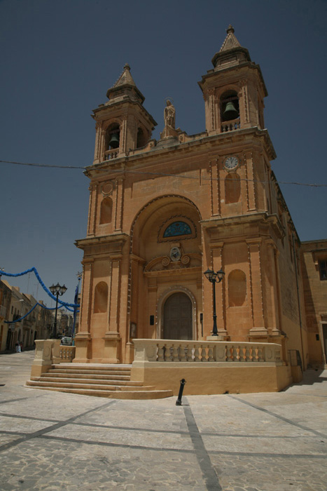 Malta, Marsaxlokk, Kirche Pompei, Eingangsportal - mittelmeer-reise-und-meer.de