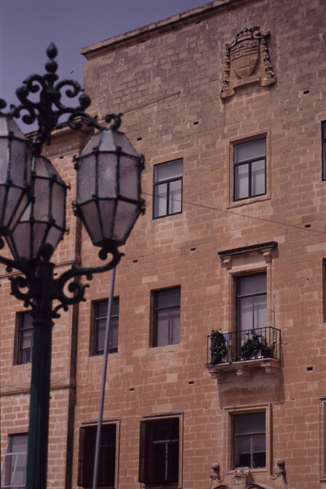 Malta, Valletta, Architektur am St. Elmo Place - mittelmeer-reise-und-meer.de