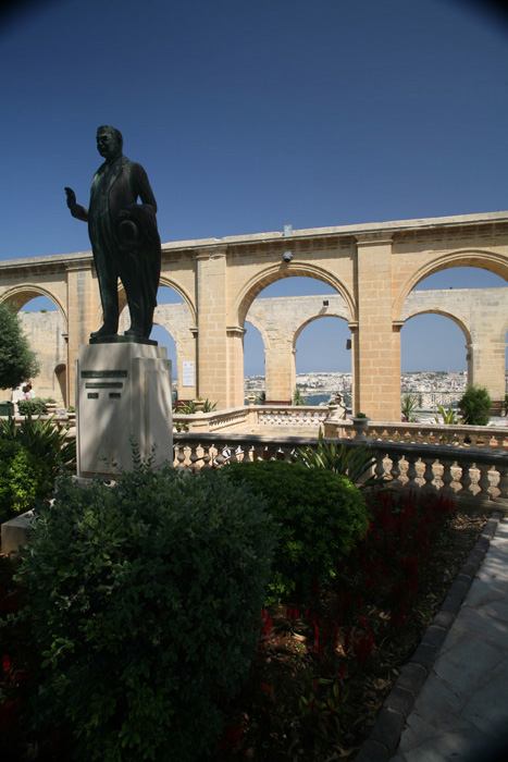 Malta, Valletta, Upper Barrakka Gardens, Statue, Parkanlage - mittelmeer-reise-und-meer.de