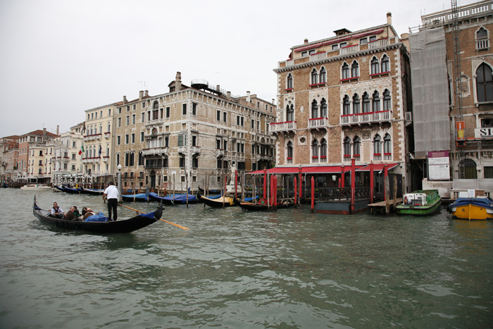 Venedig, Wasserbus-Rundfahrt, Canal Grande, Calle dei Tredici Martiri - mittelmeer-reise-und-meer.de