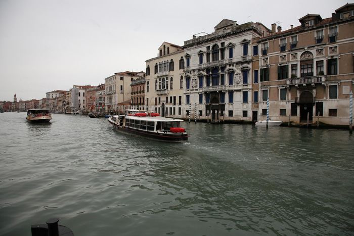 Venedig, Wasserbus-Rundfahrt, Canal Grande, Calle del Traghetto - mittelmeer-reise-und-meer.de
